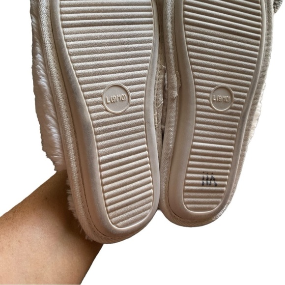 Stars Above Fluffy Slippers I Size: L 9/10 - Picture 6 of 6